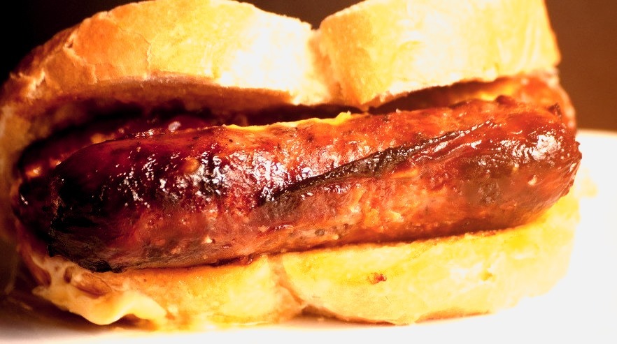 Sausage sandwich (by Sonyman45)