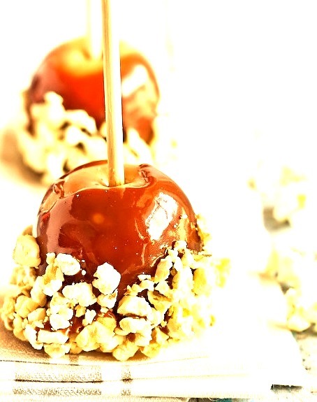 Salted Caramel Apples with Popcorn