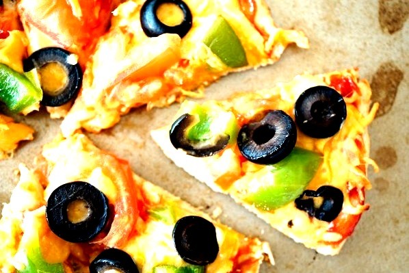 Healthy Pizza Make Your Own Flavor With Mozzarella Cheese, Olive, Pepper And Tomatoes
